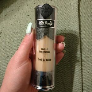 Kat von d lock it foundation